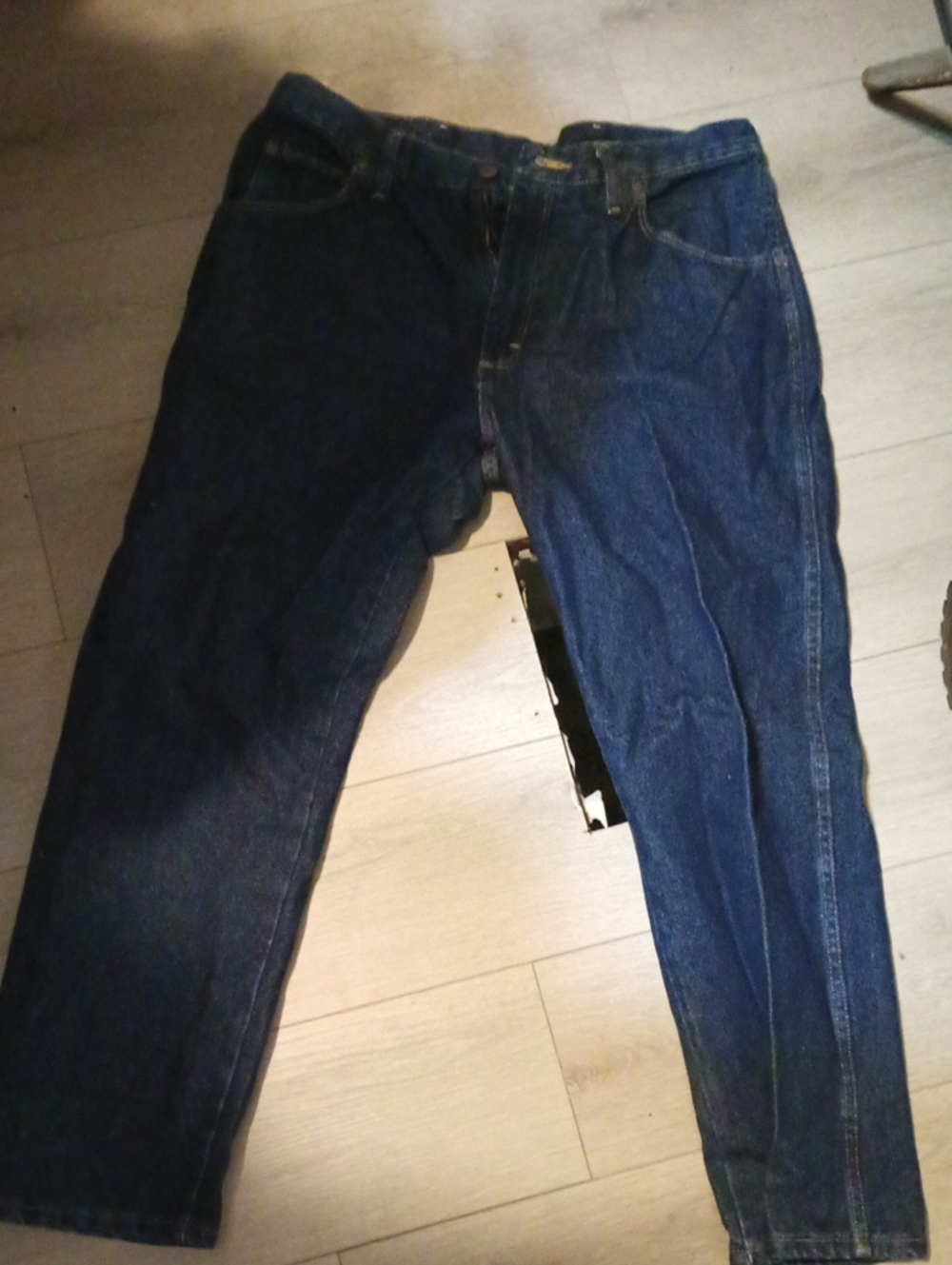 Wrangler Men's Indigo Blue Relaxed Jeans